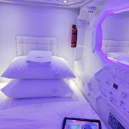 Met A Space Pod @Phrom Phong Bangkok Zewnętrze zdjęcie