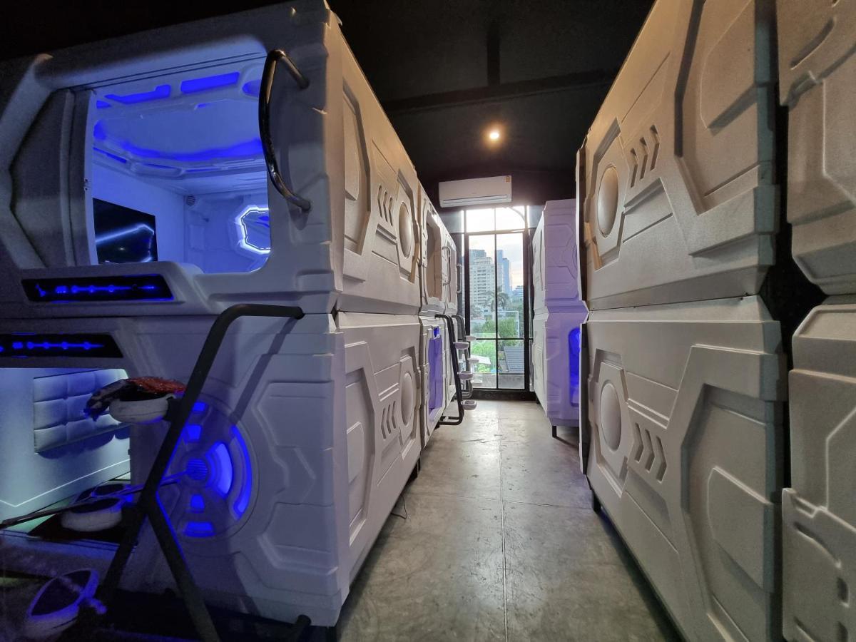 Met A Space Pod @Phrom Phong Bangkok Zewnętrze zdjęcie