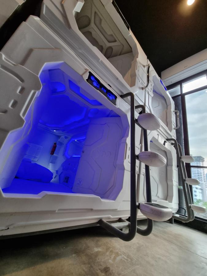 Met A Space Pod @Phrom Phong Bangkok Zewnętrze zdjęcie