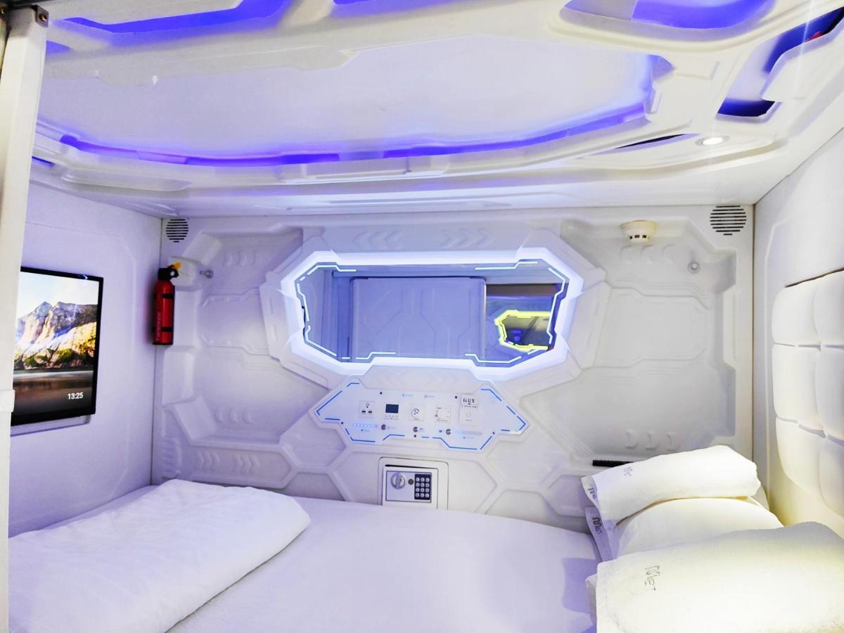 Met A Space Pod @Phrom Phong Bangkok Zewnętrze zdjęcie